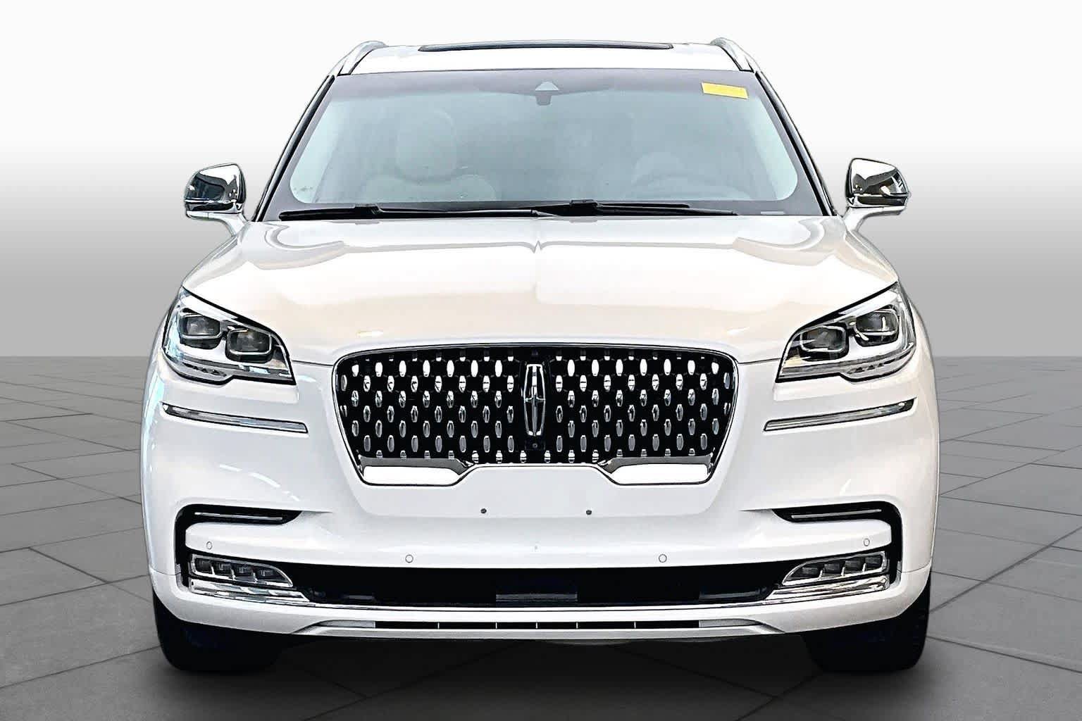 Used 2022 Lincoln Aviator Black Label w/ Dynamic Handling Package AWD/4WD image 4