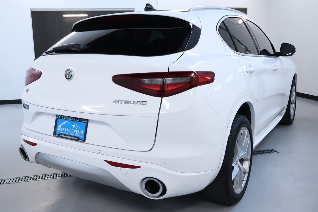 Used 2021 Alfa Romeo Stelvio Ti image 7