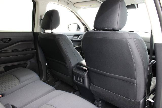 Certified 2026 Nissan Pathfinder SV FWD image 21