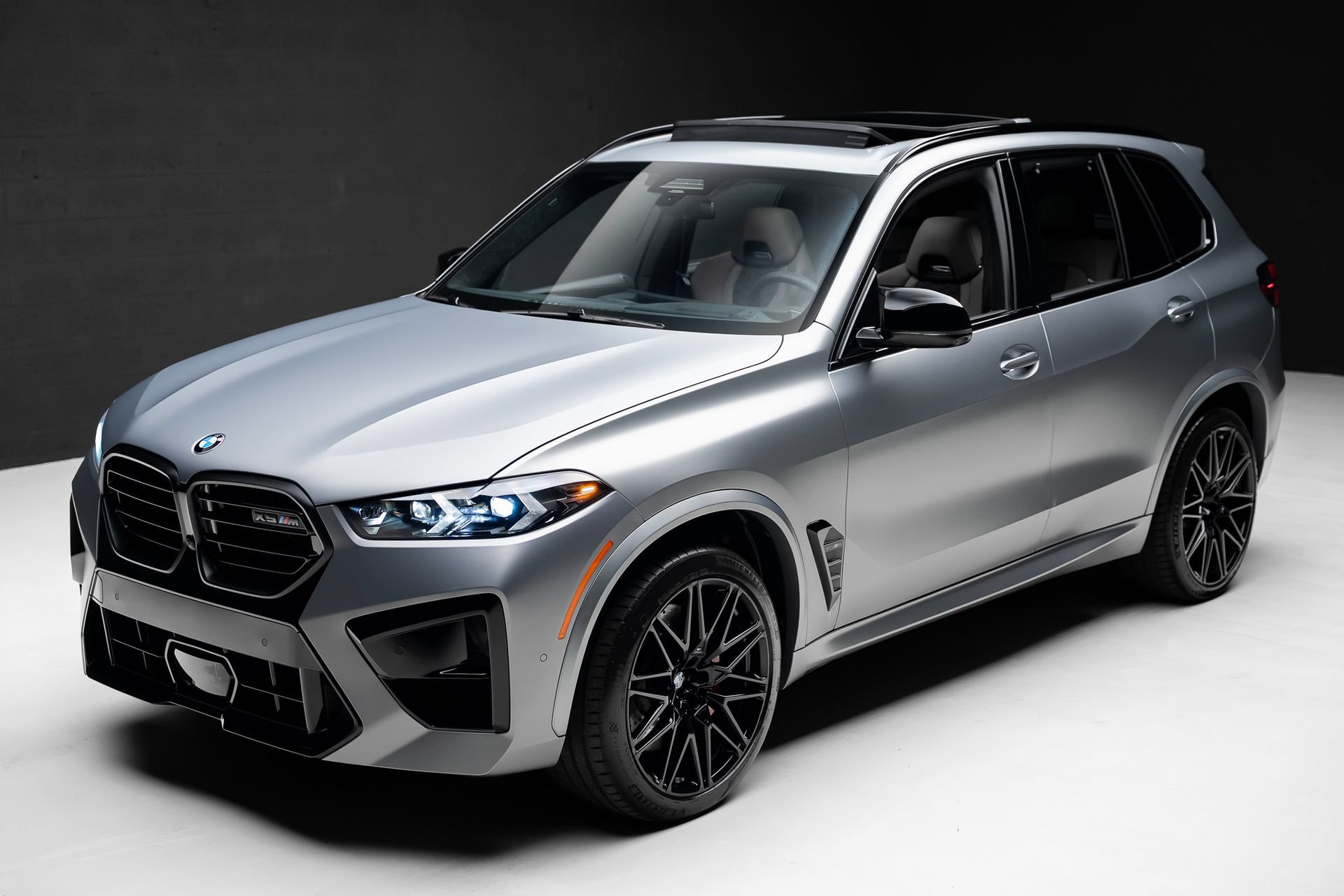 Used 2025 BMW X5 M Competition w/ Executive Package AWD/4WD image 5