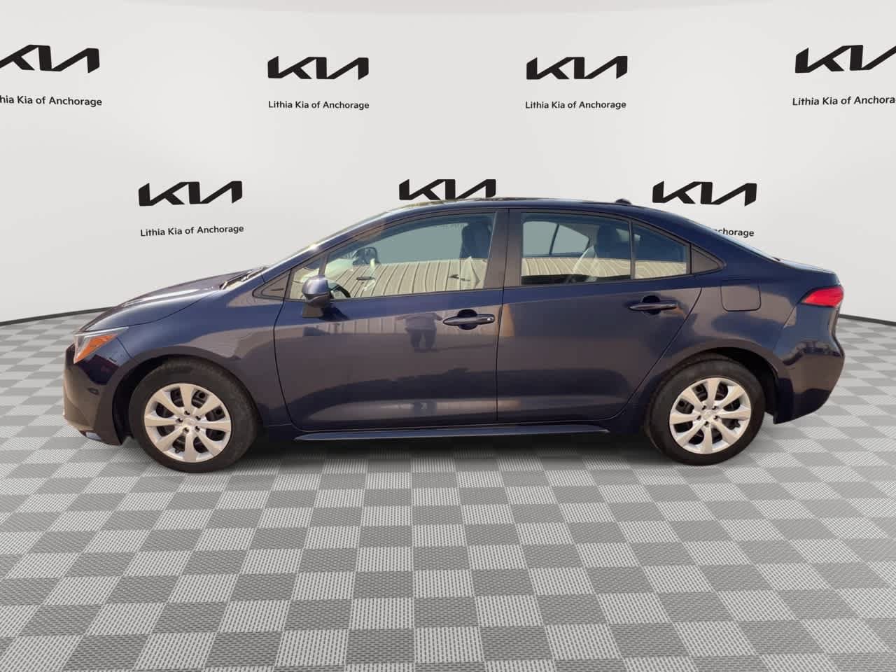 Used 2024 Toyota Corolla LE FWD image 5