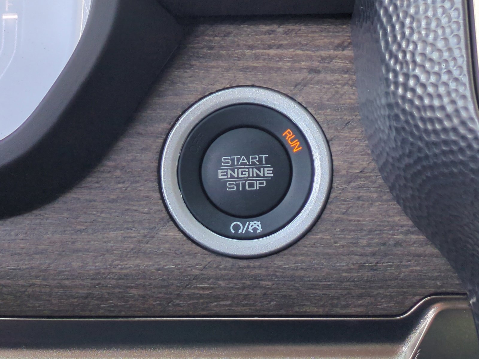 New 2025 RAM 1500 Limited image 30