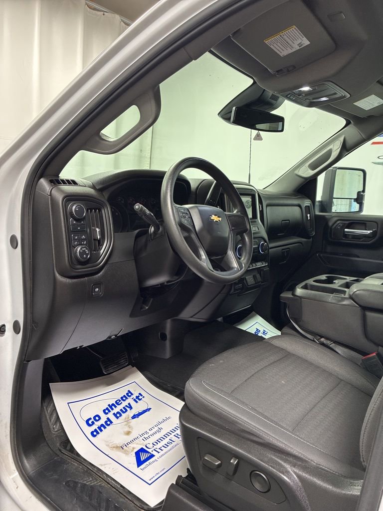 Used 2025 Chevrolet Silverado 2500 Custom w/ Custom Value Package image 12