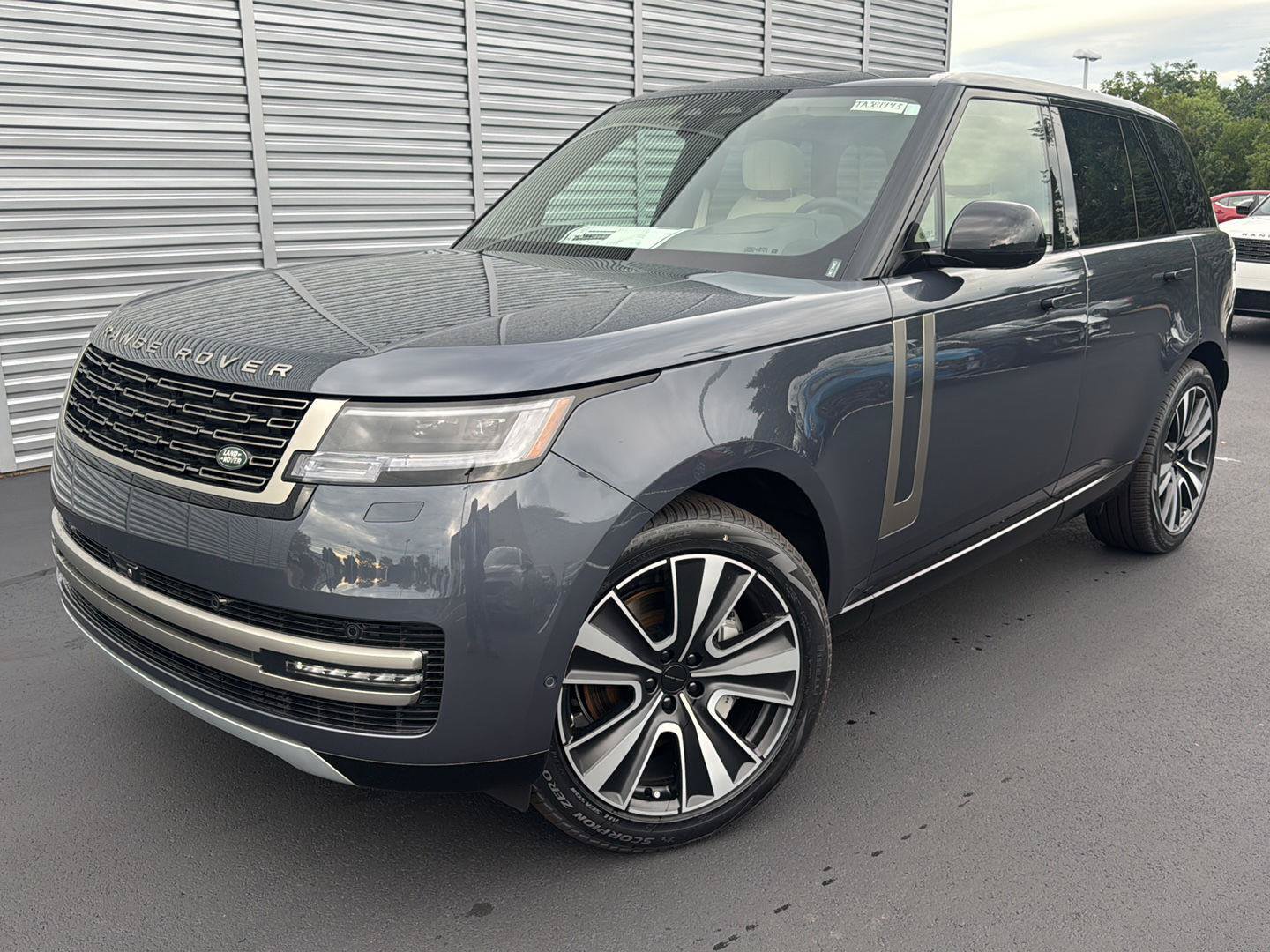 New 2026 Land Rover Range Rover SE AWD/4WD image 1
