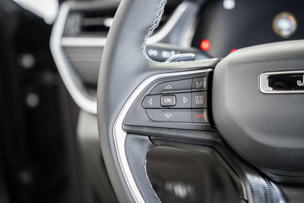 New 2025 Jeep Grand Cherokee Laredo X w/ Luxury Tech Group I image 27