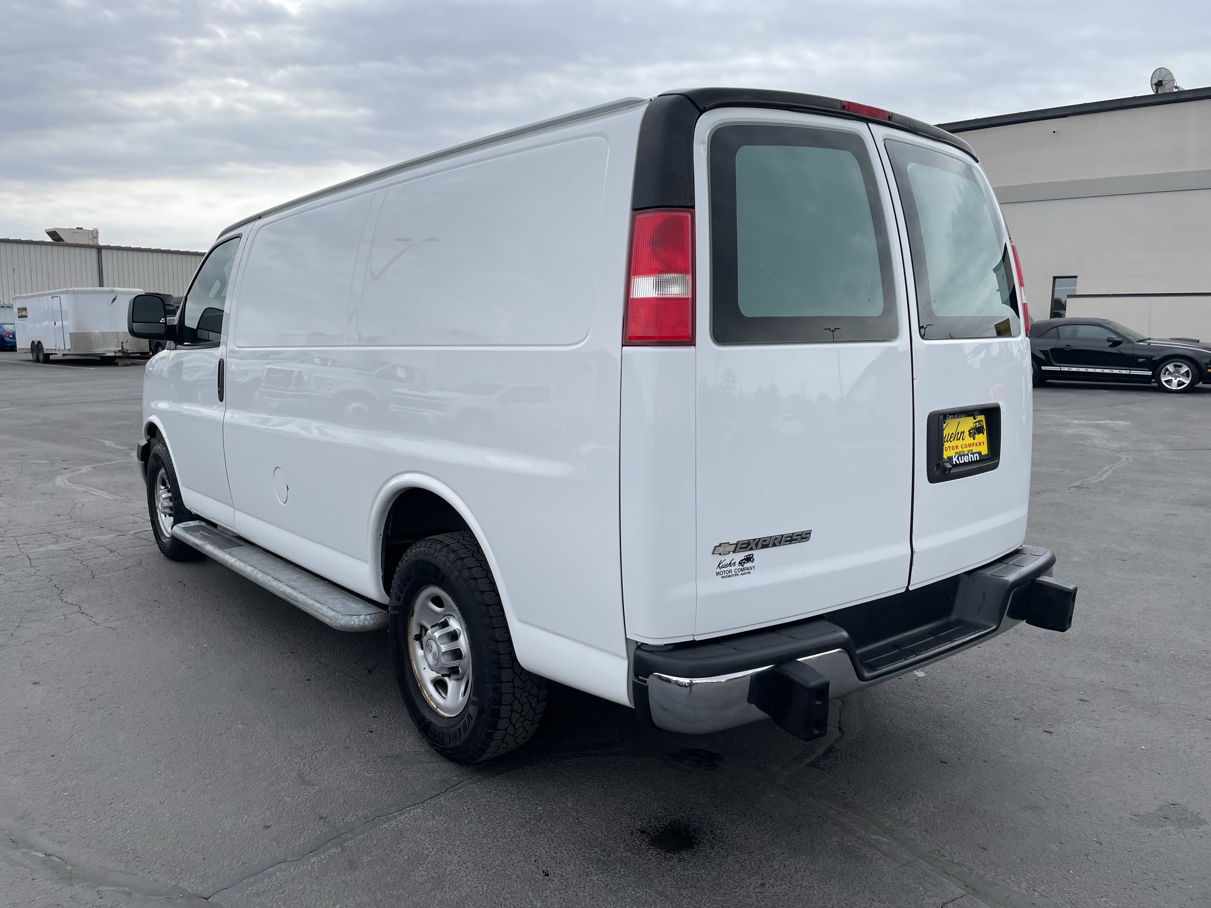 Used 2018 Chevrolet Express 2500 w/ Driver Convenience Package image 6