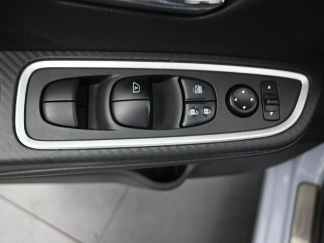 Used 2025 Nissan Versa SR w/ Electronics Package image 12