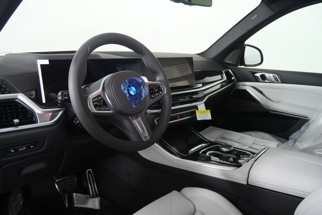 Used 2026 BMW X5 xDrive40i w/ M Sport Package AWD/4WD image 12