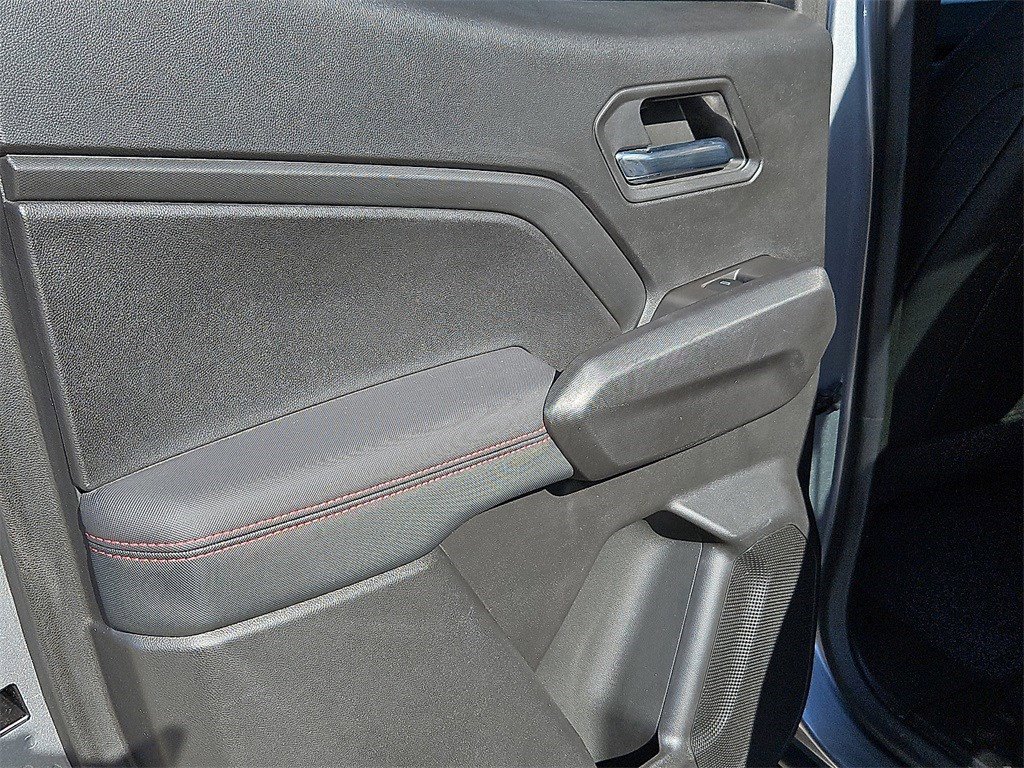 Used 2023 Chevrolet Colorado Z71 w/ Z71 Convenience Package 2 image 16