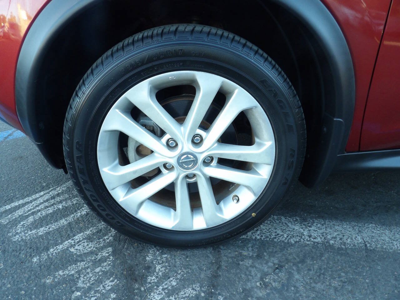 Used 2014 Nissan Juke SV w/ Interior Illumination Package FWD image 14