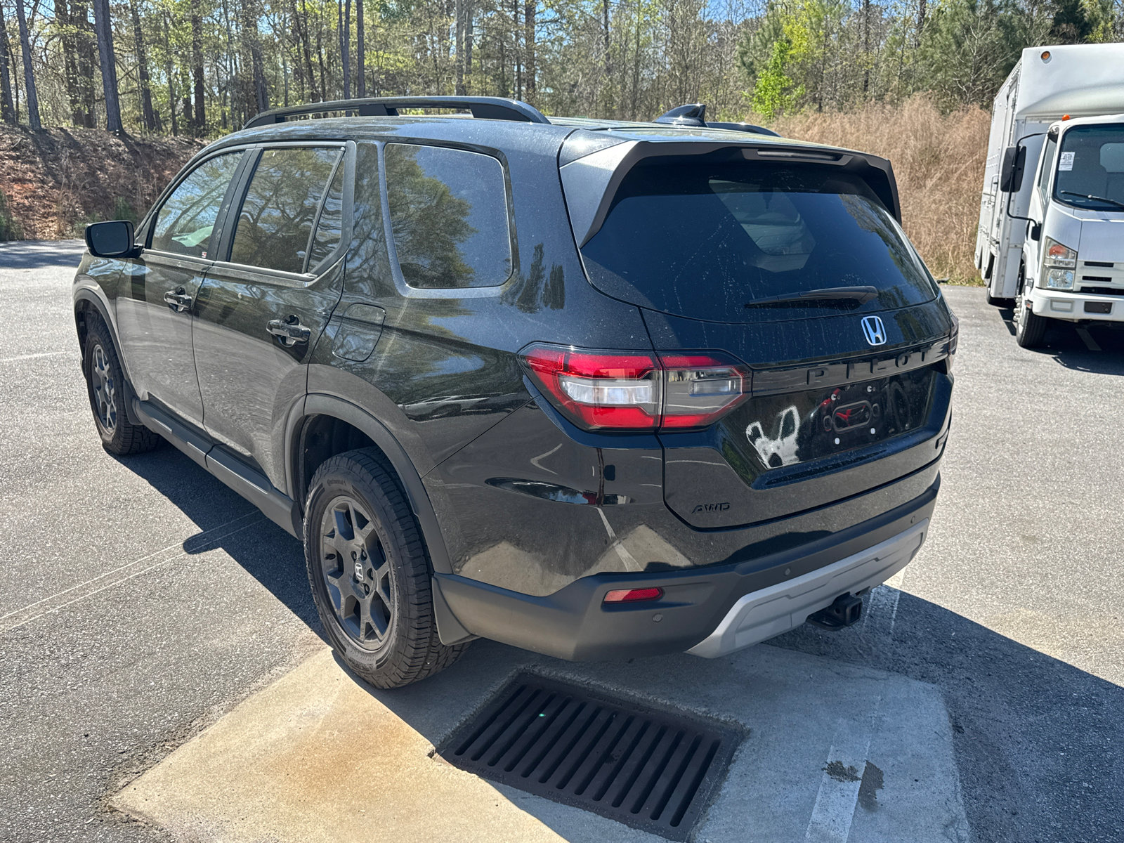 Used 2025 Honda Pilot TrailSport image 8