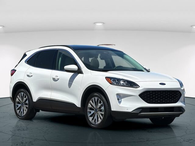 Used 2022 Ford Escape Titanium w/ Class II Trailer Tow Package AWD/4WD image 9