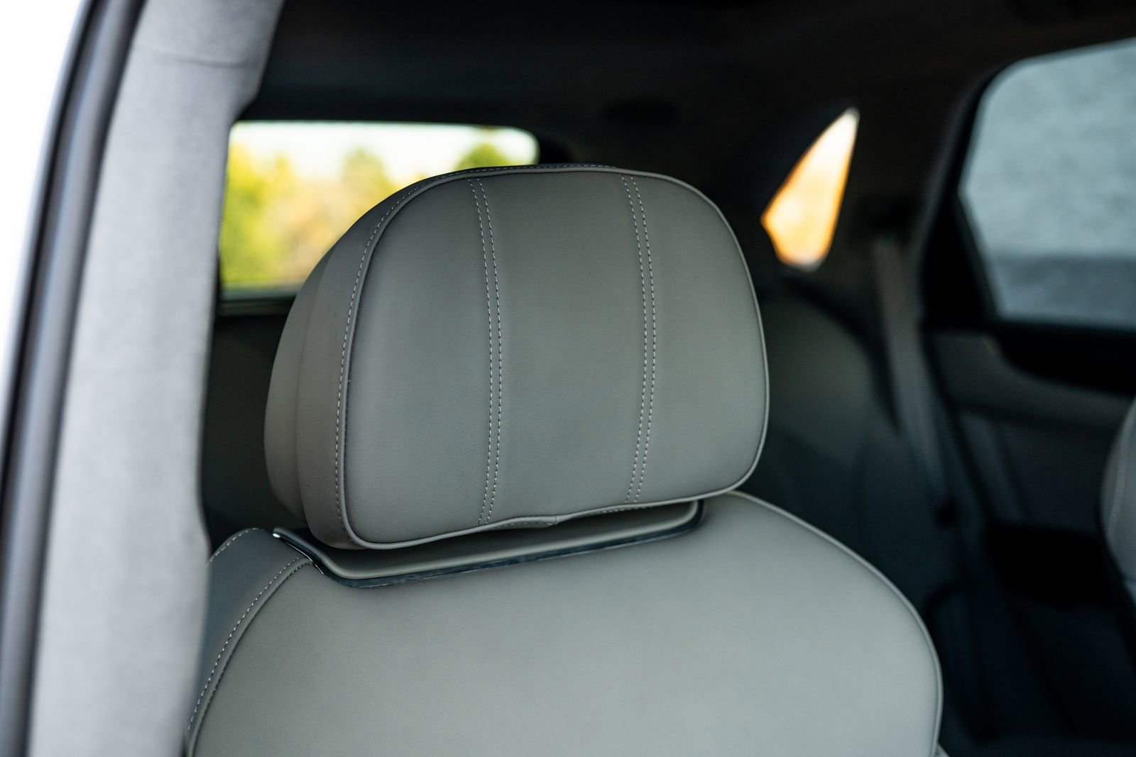 Certified 2025 Bentley Bentayga image 33