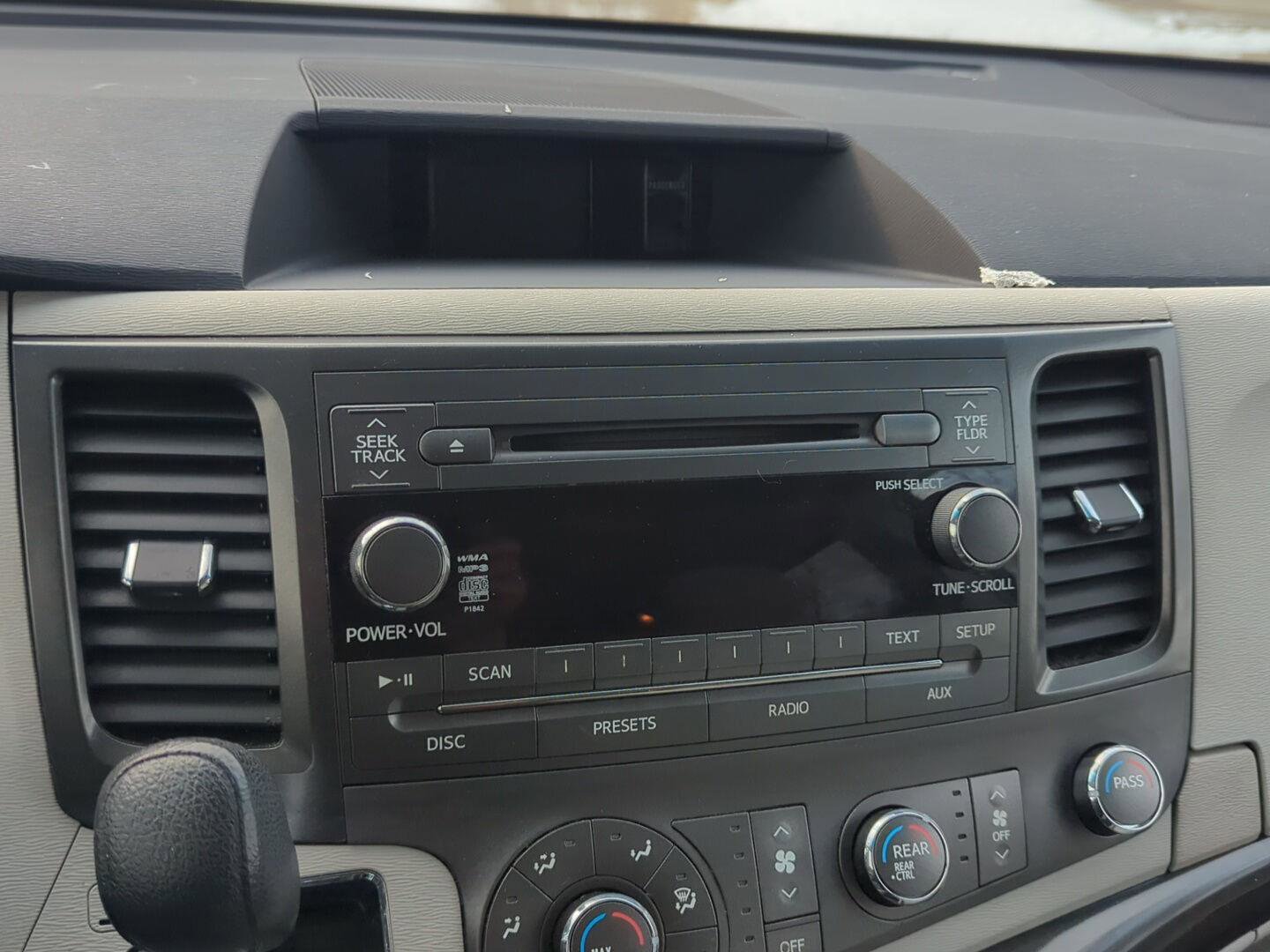 Used 2011 Toyota Sienna LE image 14