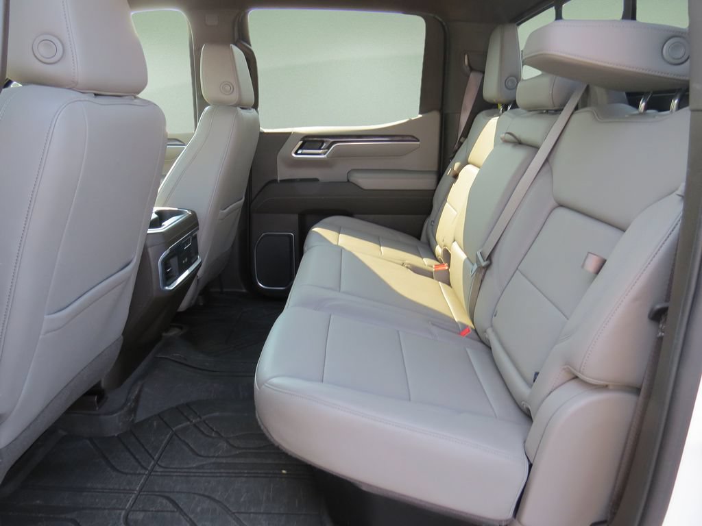 Used 2022 Chevrolet Silverado 1500 LTZ w/ LTZ Premium Package RWD image 17