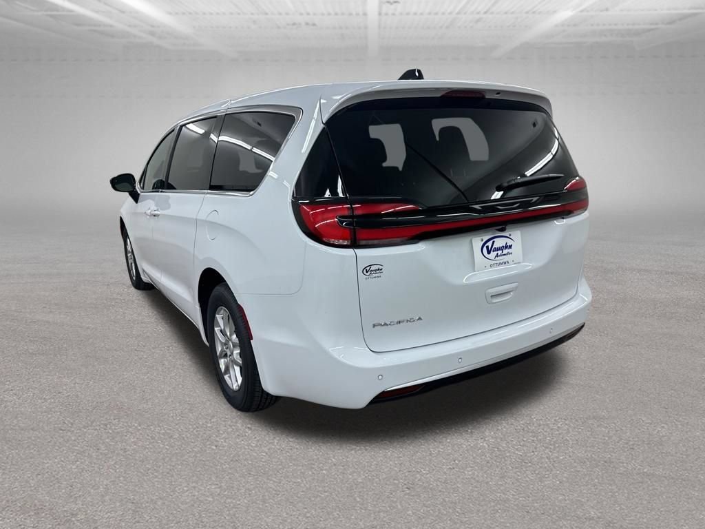 New 2027 Chrysler Pacifica Select FWD image 8