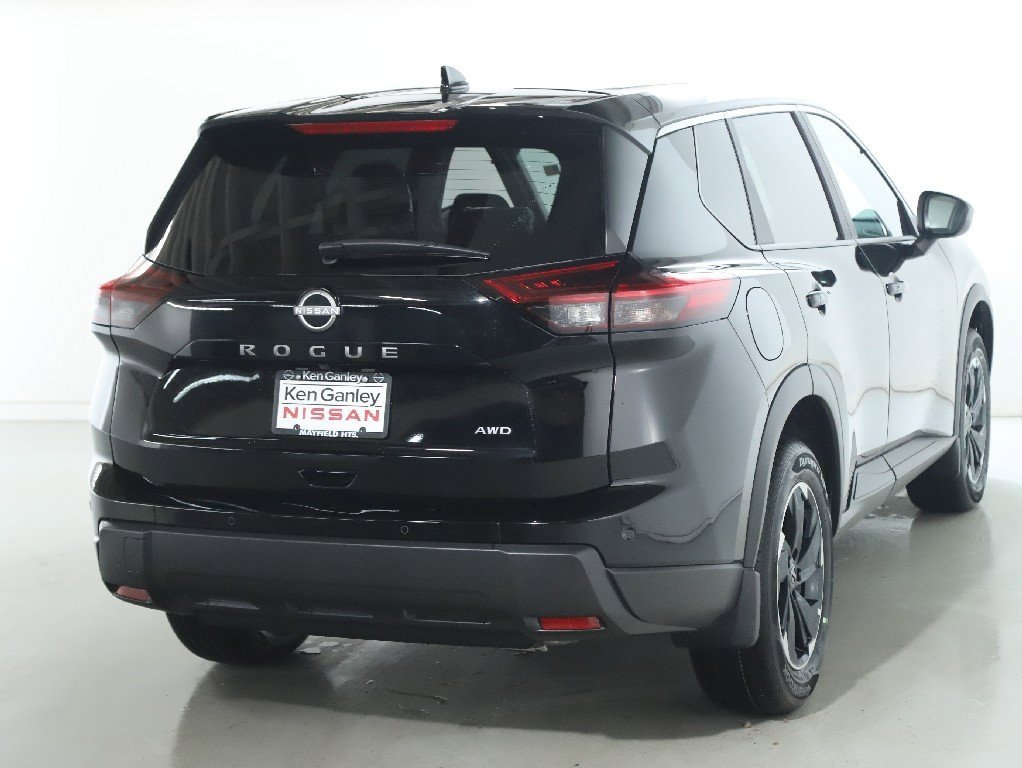 Certified 2026 Nissan Rogue SV image 45