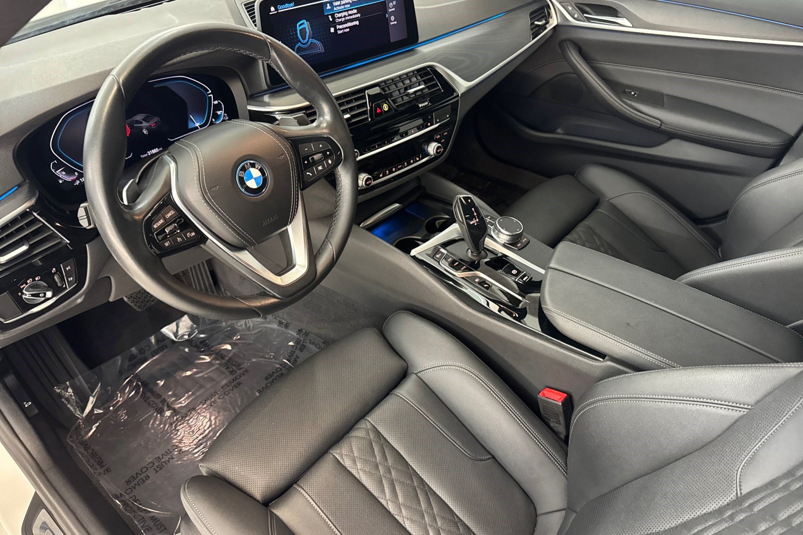Certified 2023 BMW 530e w/ Convenience Package RWD image 4