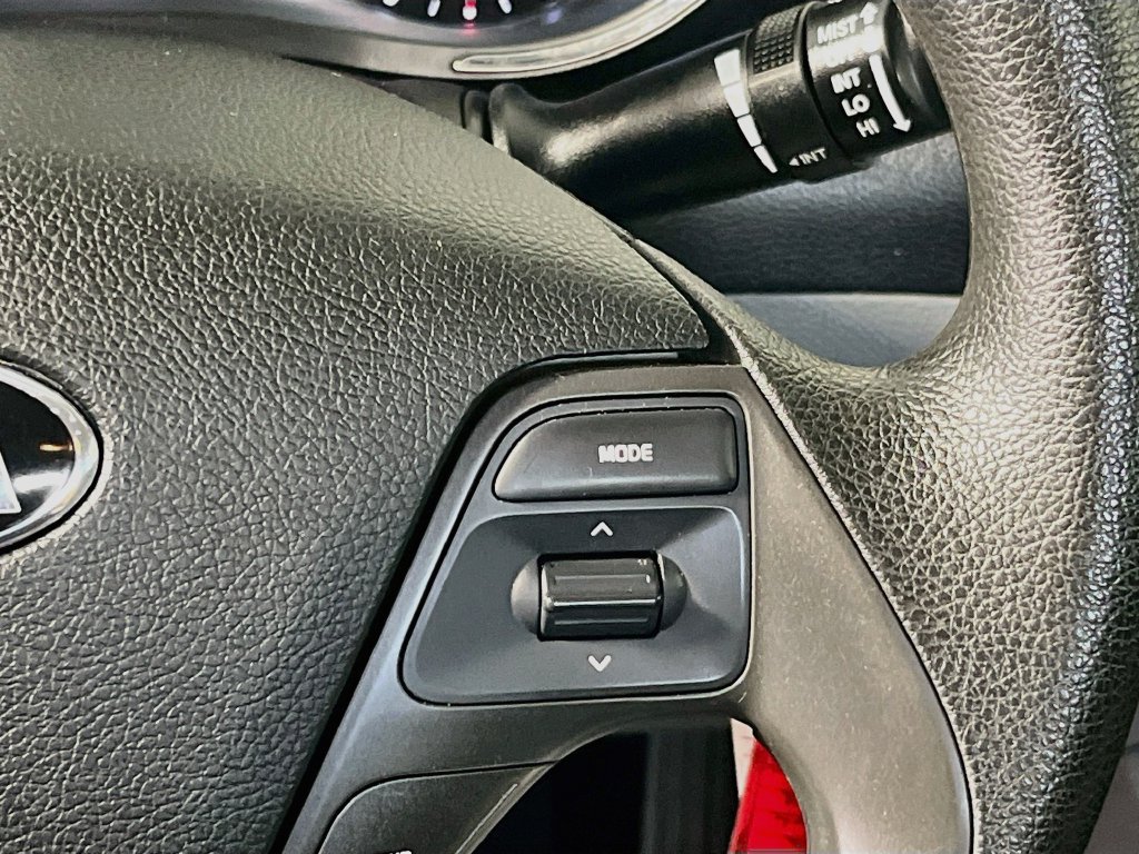 Used 2017 Kia Forte LX FWD image 19
