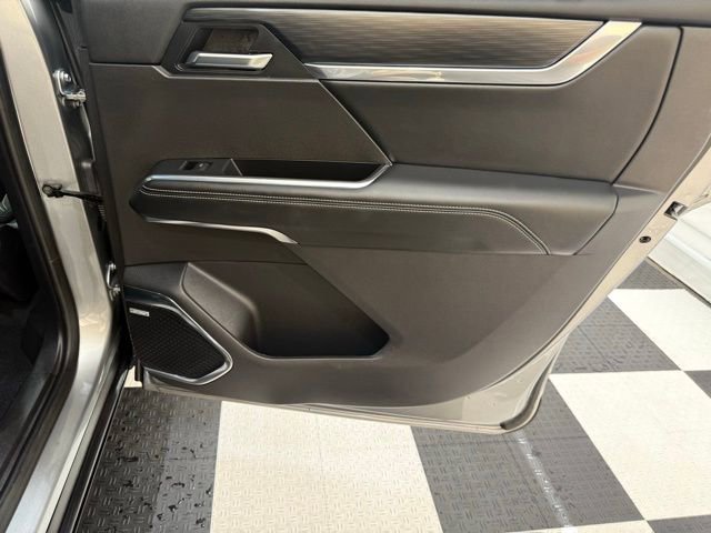 Used 2025 GMC Acadia Elevation image 25