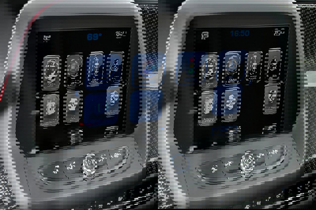 Used 2018 Chevrolet Camaro ZL1 image 34