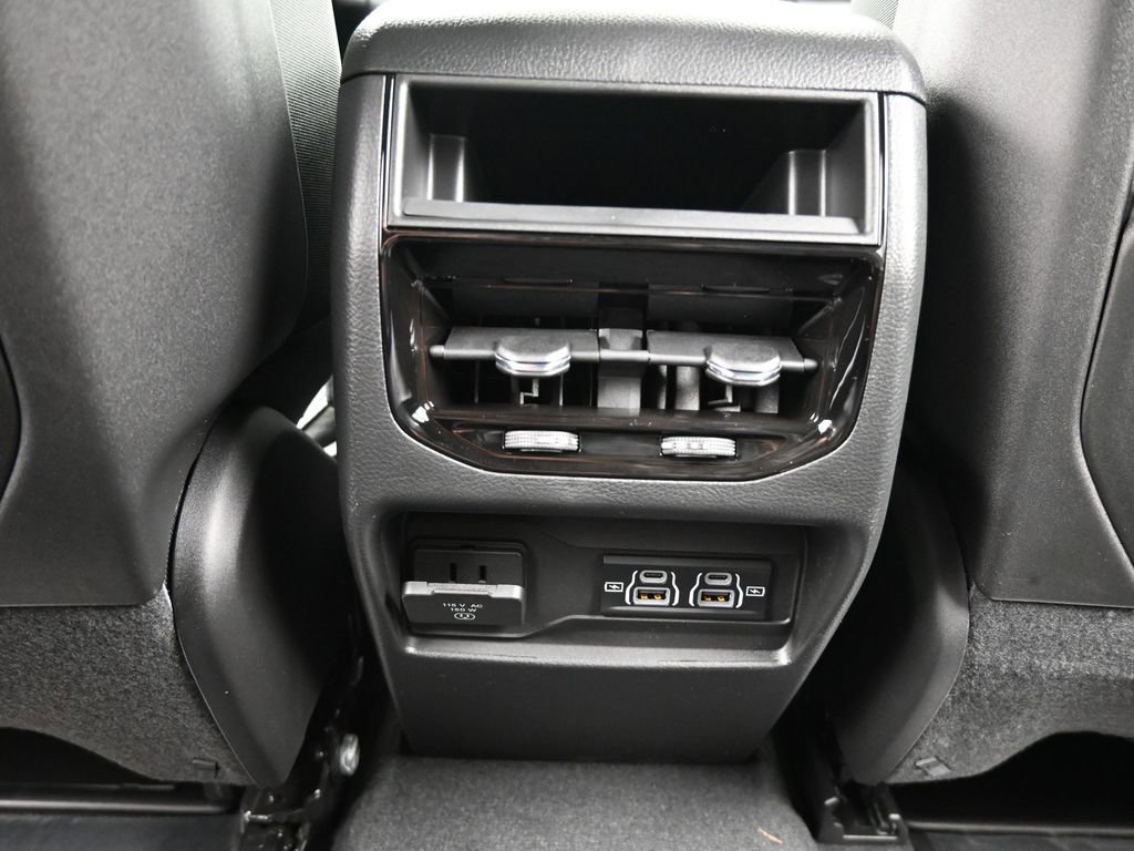 New 2025 Jeep Grand Cherokee Laredo image 30