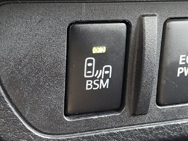 Used 2021 Toyota Tacoma TRD Off-Road w/ Technology Package AWD/4WD image 22