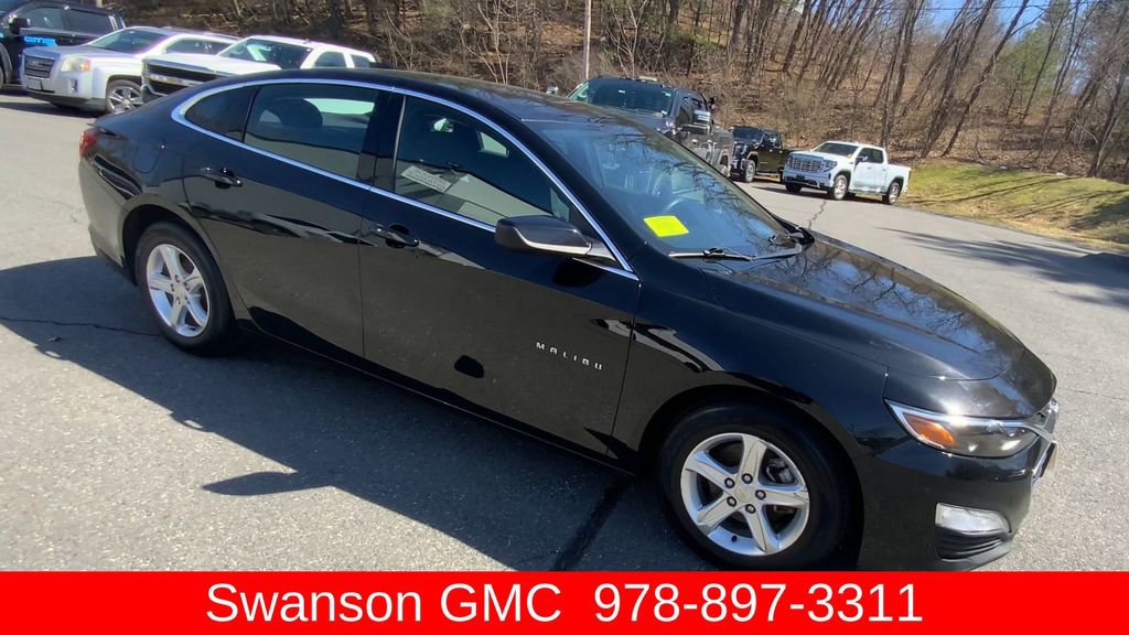Used 2022 Chevrolet Malibu LS w/ Driver Confidence Package II image 2