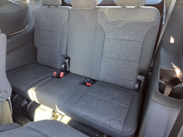New 2027 Chevrolet Traverse LT w/ Driver Confidence Package FWD image 7