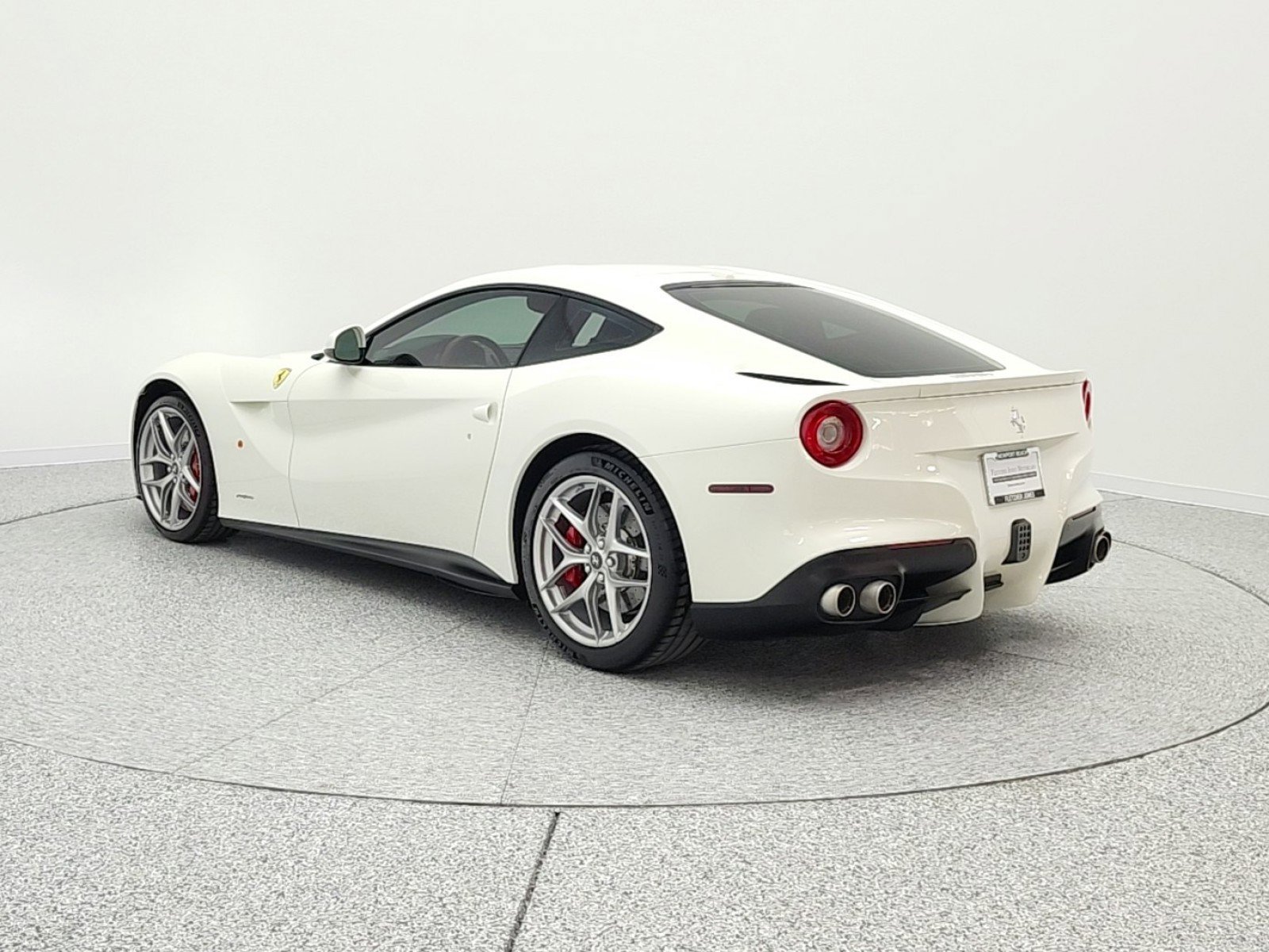Used 2016 Ferrari F12 Berlinetta image 7
