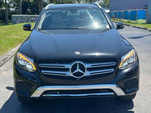 Used 2018 Mercedes-Benz GLC 300 w/ Premium Package image 3