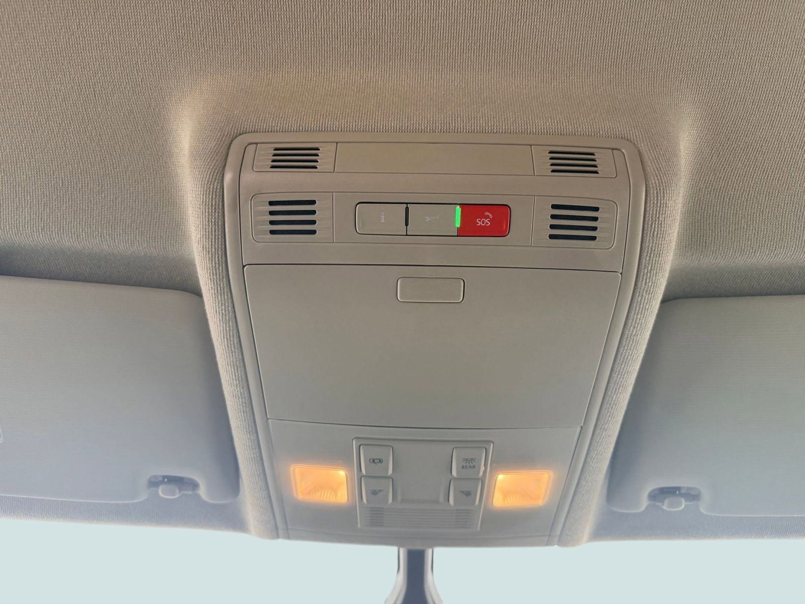 Used 2021 Volkswagen Tiguan SE image 15