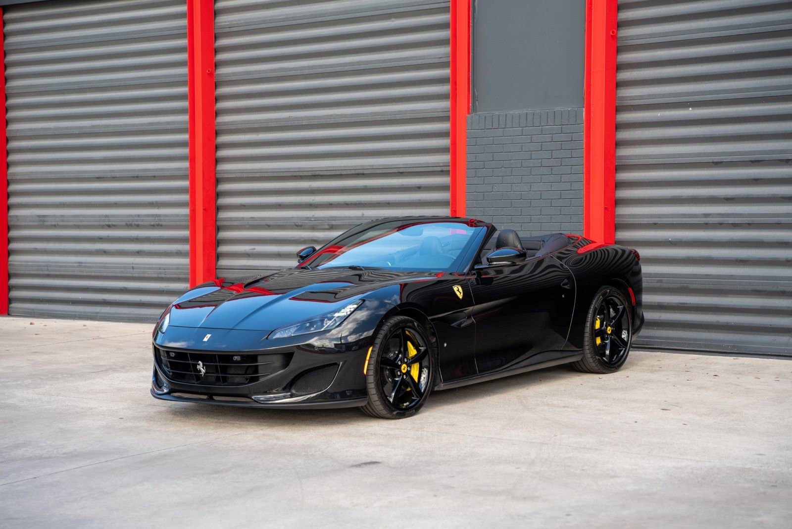 Used 2019 Ferrari Portofino image 1