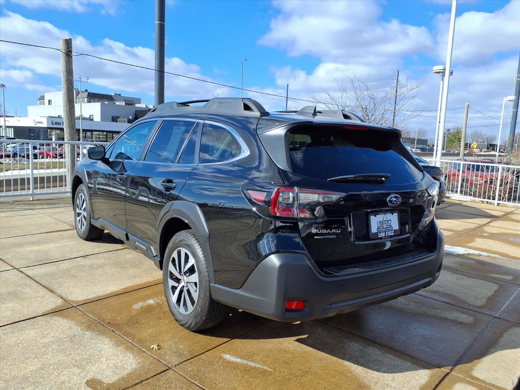 Used 2025 Subaru Outback Premium w/ Popular Package #1A image 2