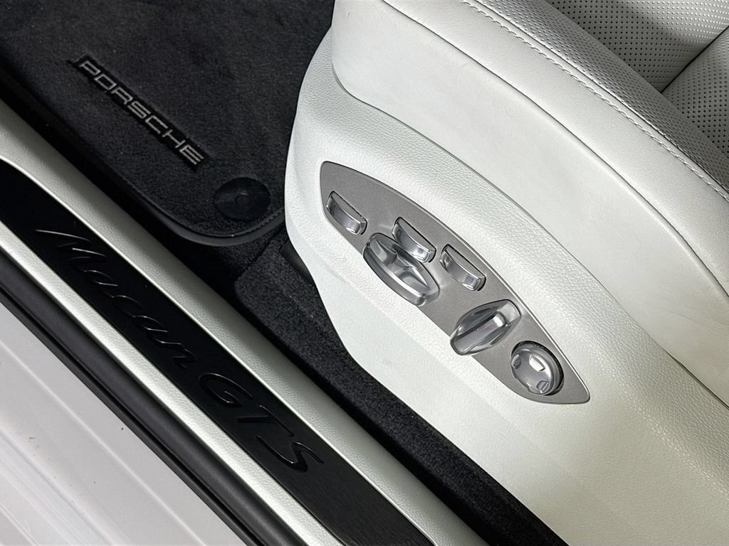 Certified 2024 Porsche Macan GTS AWD/4WD image 30