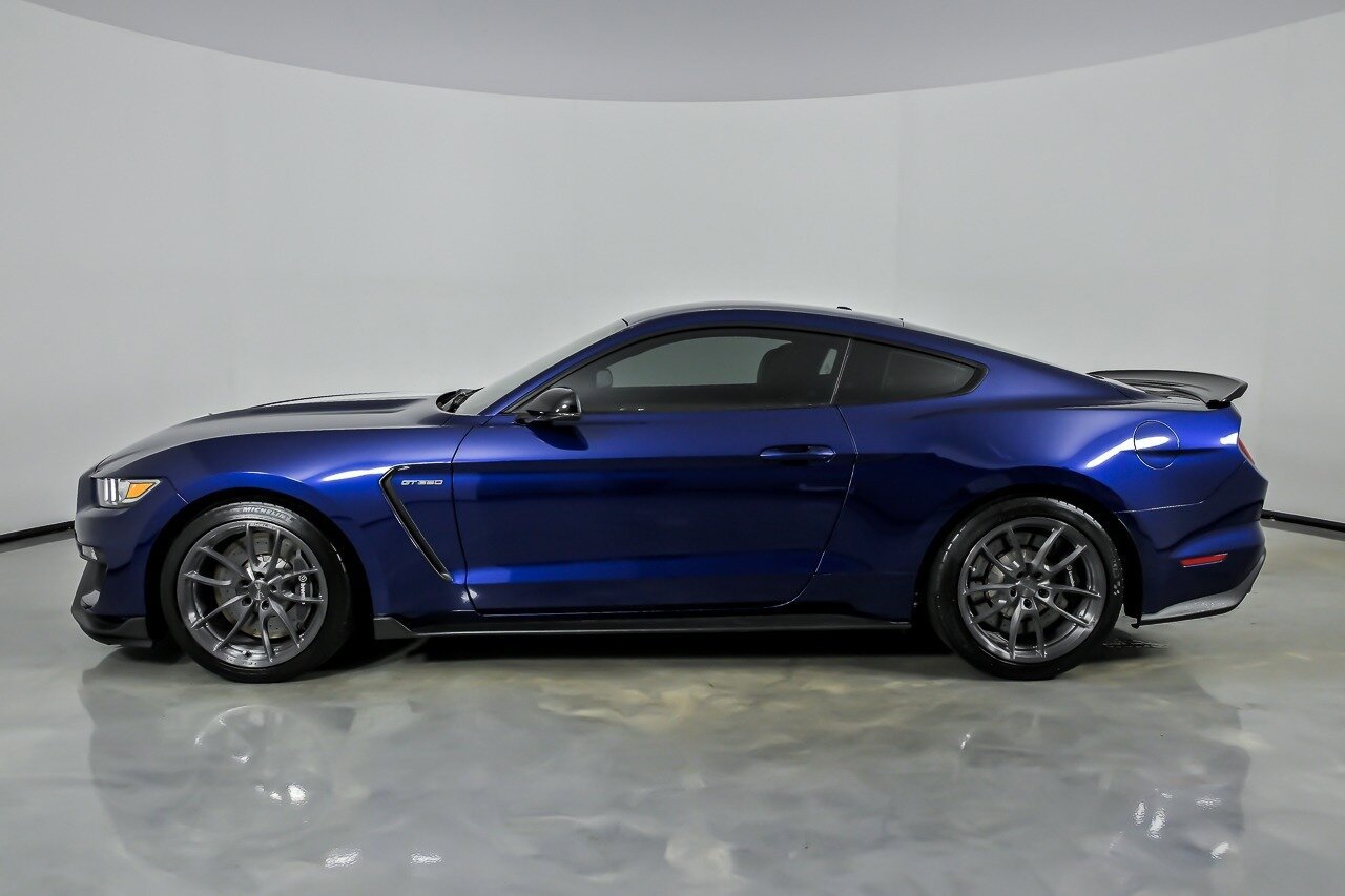 Used 2016 Ford Mustang Shelby GT350 w/ Technology Package RWD image 8