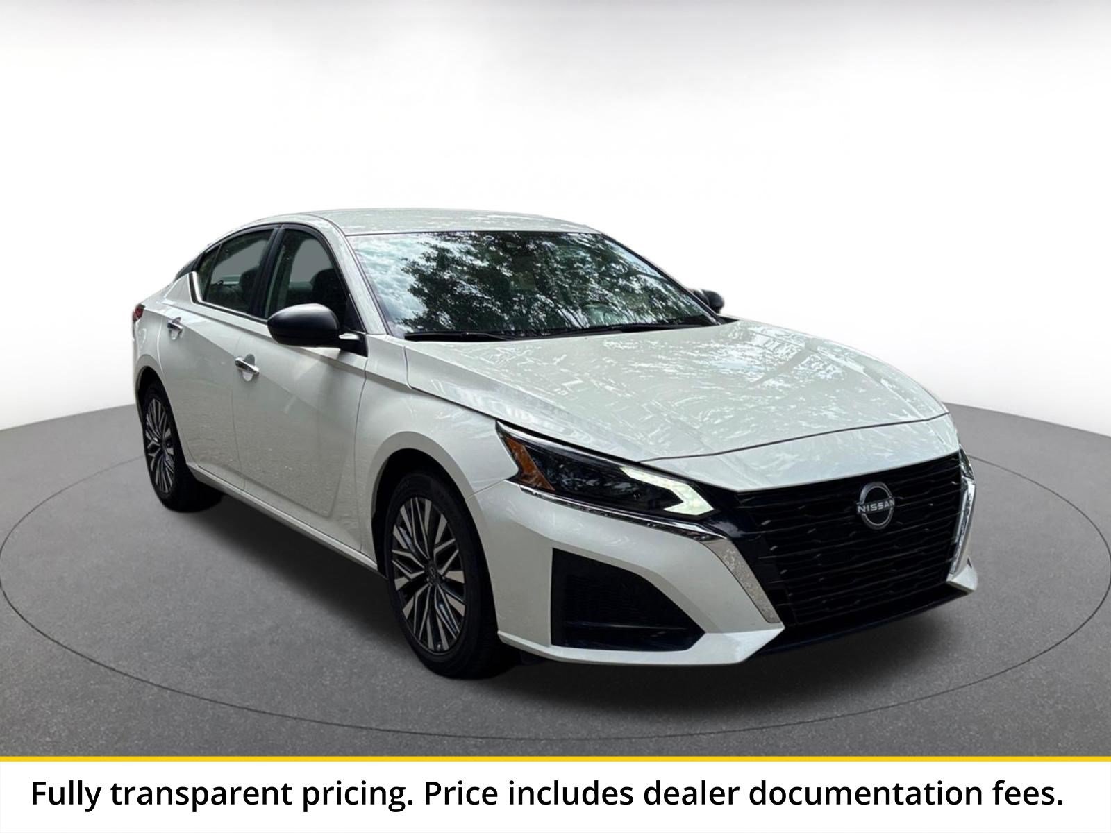 Used 2025 Nissan Altima 2.5 SV FWD image 1
