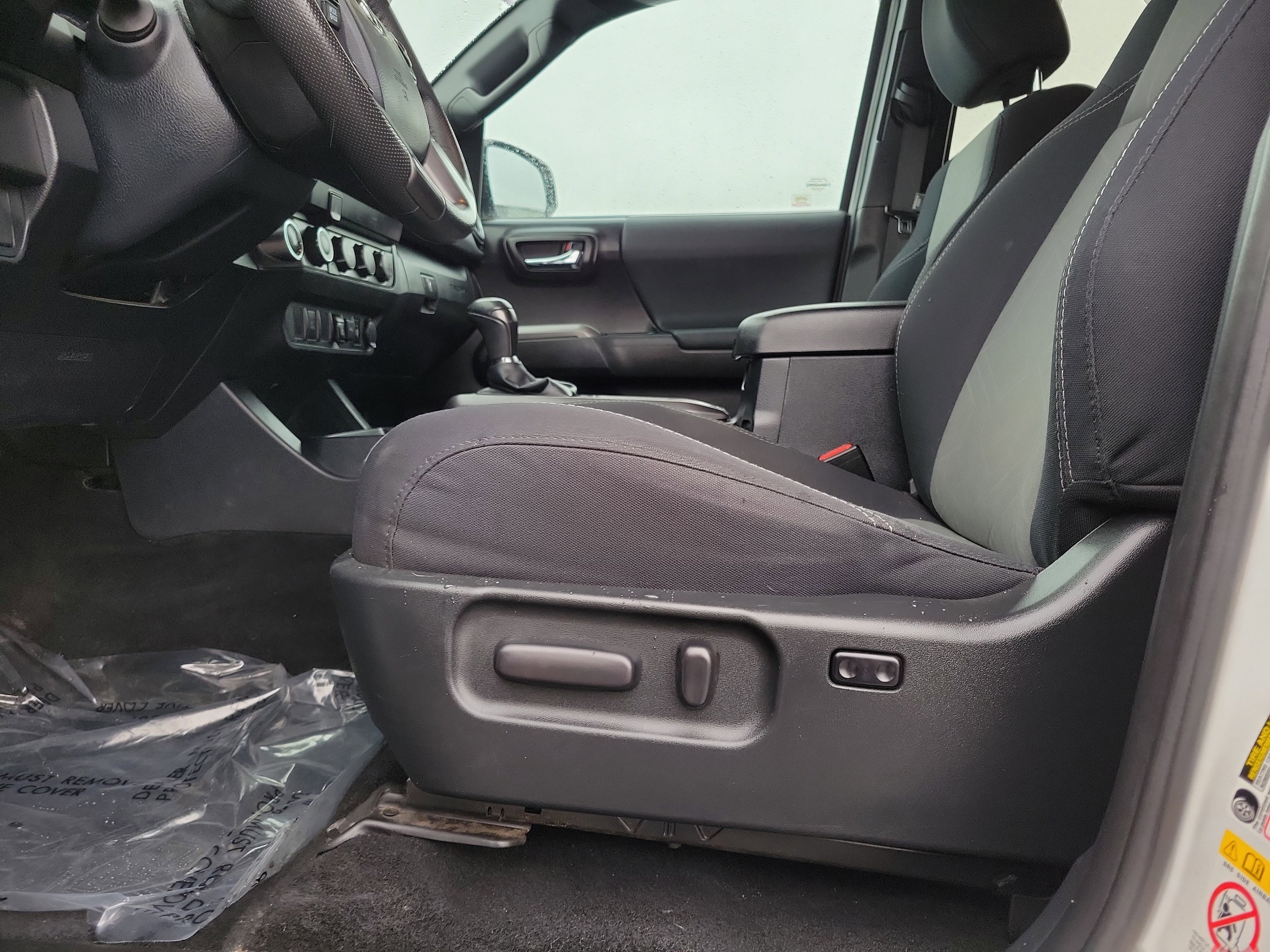 Used 2020 Toyota Tacoma TRD Sport image 16