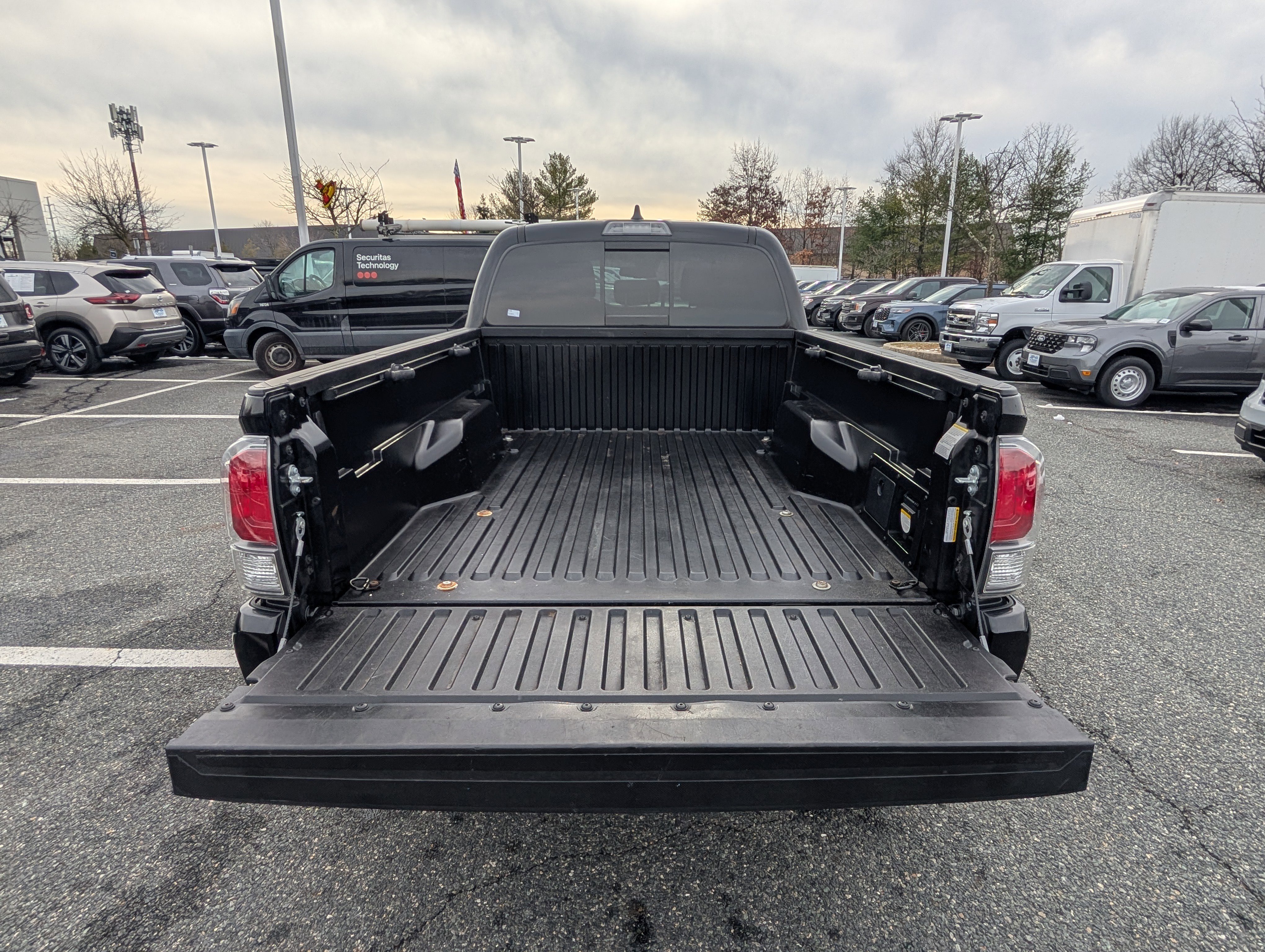 Used 2022 Toyota Tacoma TRD Sport image 12