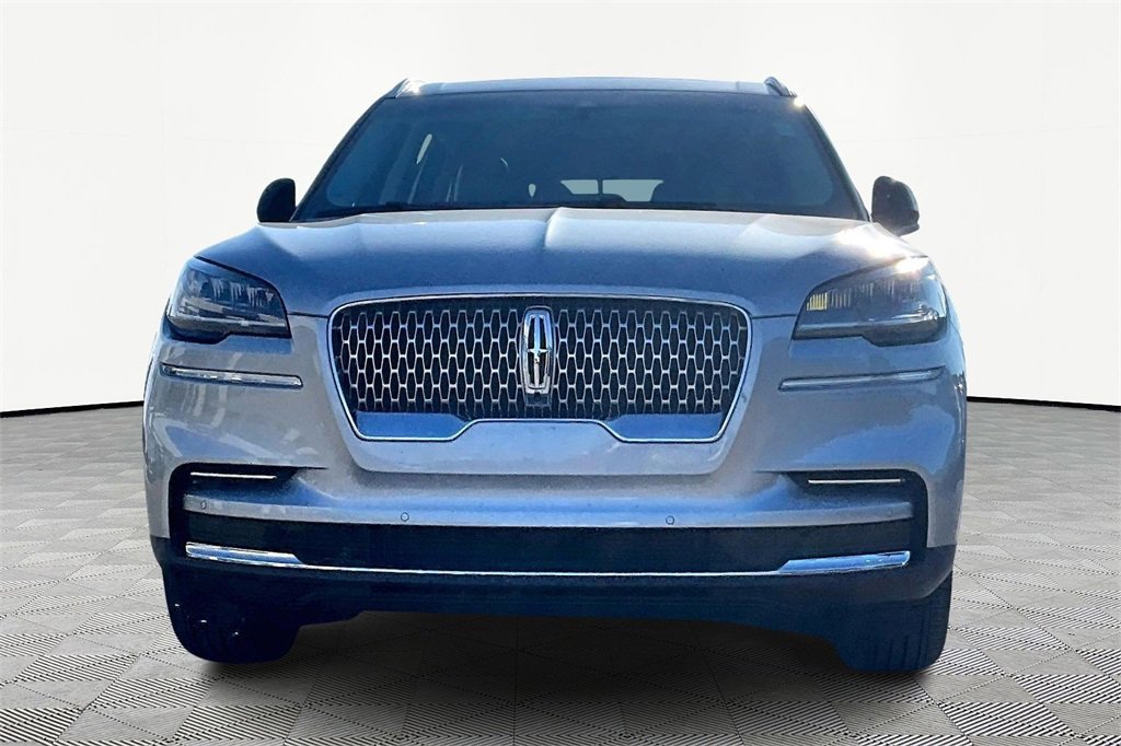 Used 2023 Lincoln Aviator Reserve image 3