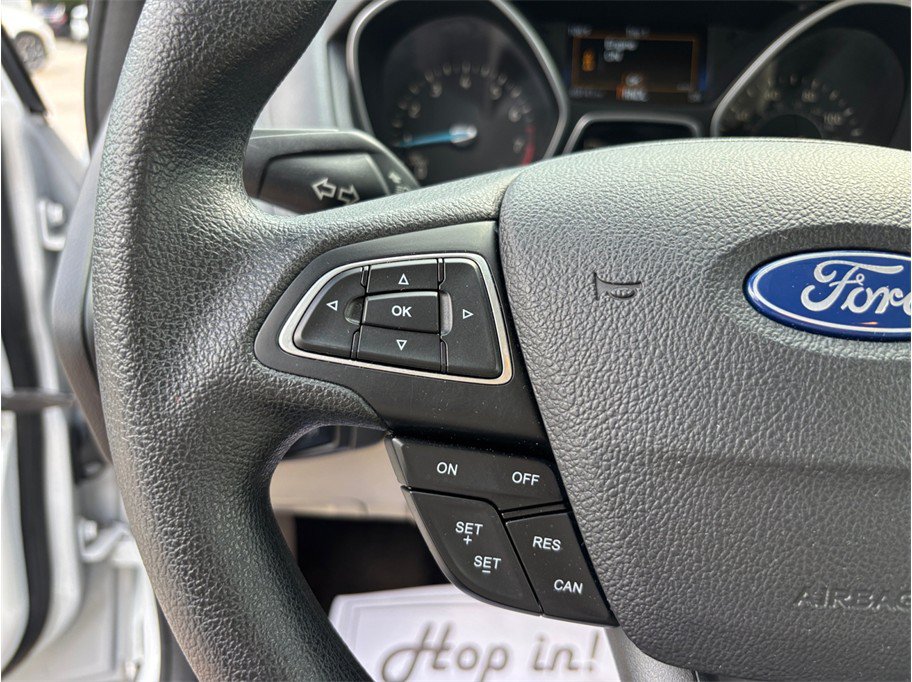 Used 2015 Ford Focus SE FWD image 19