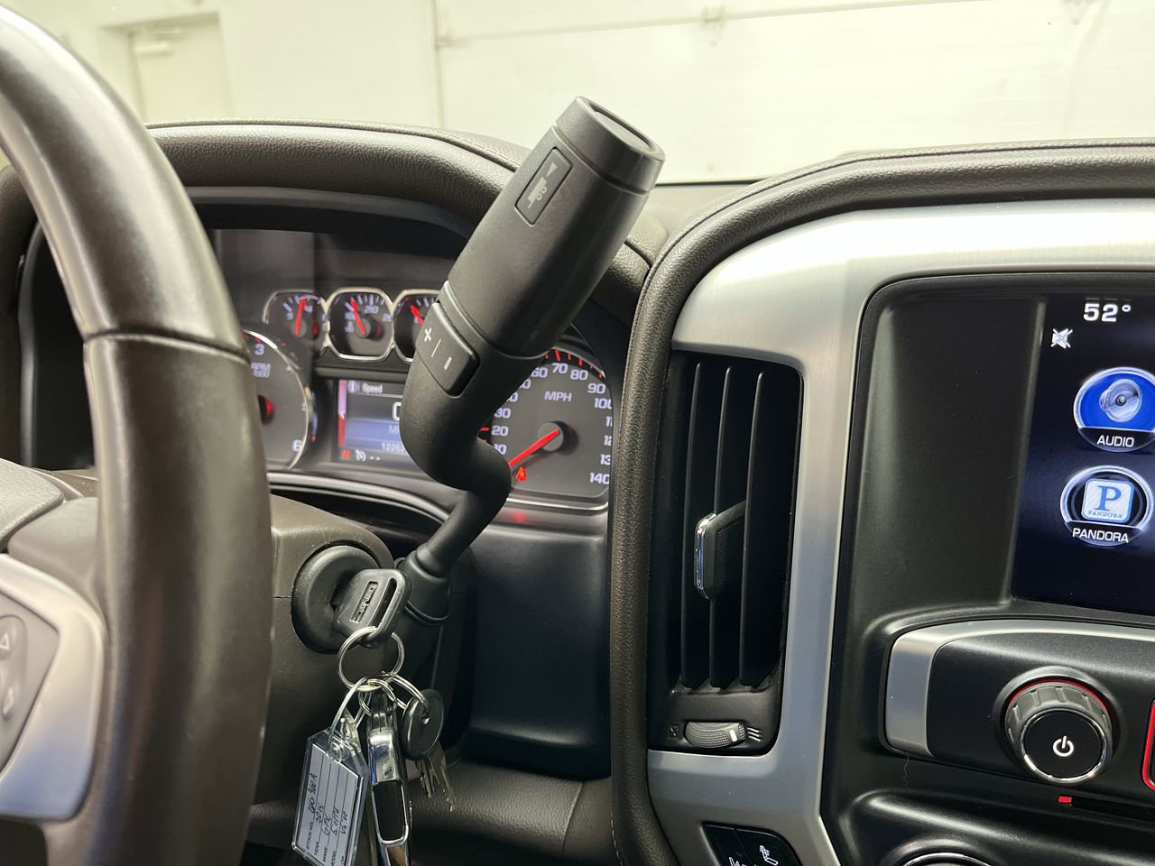 Used 2015 GMC Sierra 1500 SLT w/ SLT Crew Cab Value Package AWD/4WD image 25