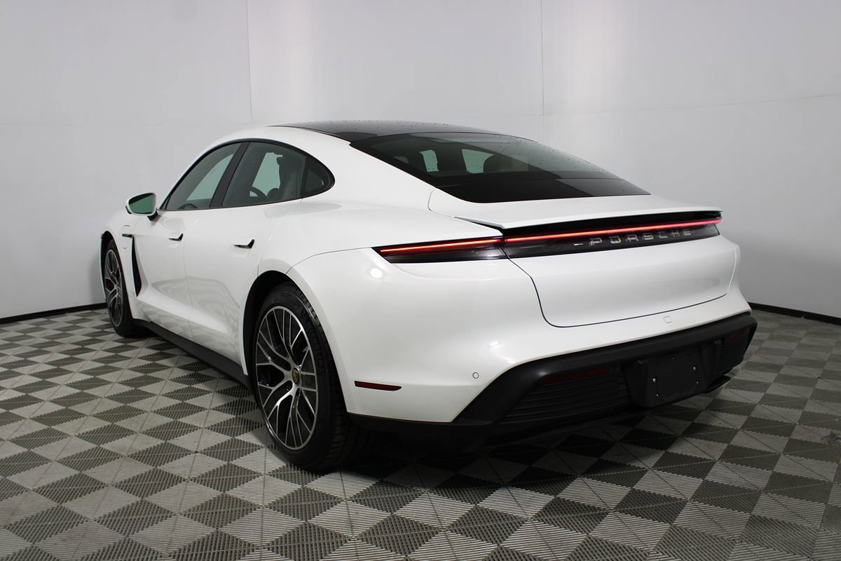 Used 2022 Porsche Taycan image 42