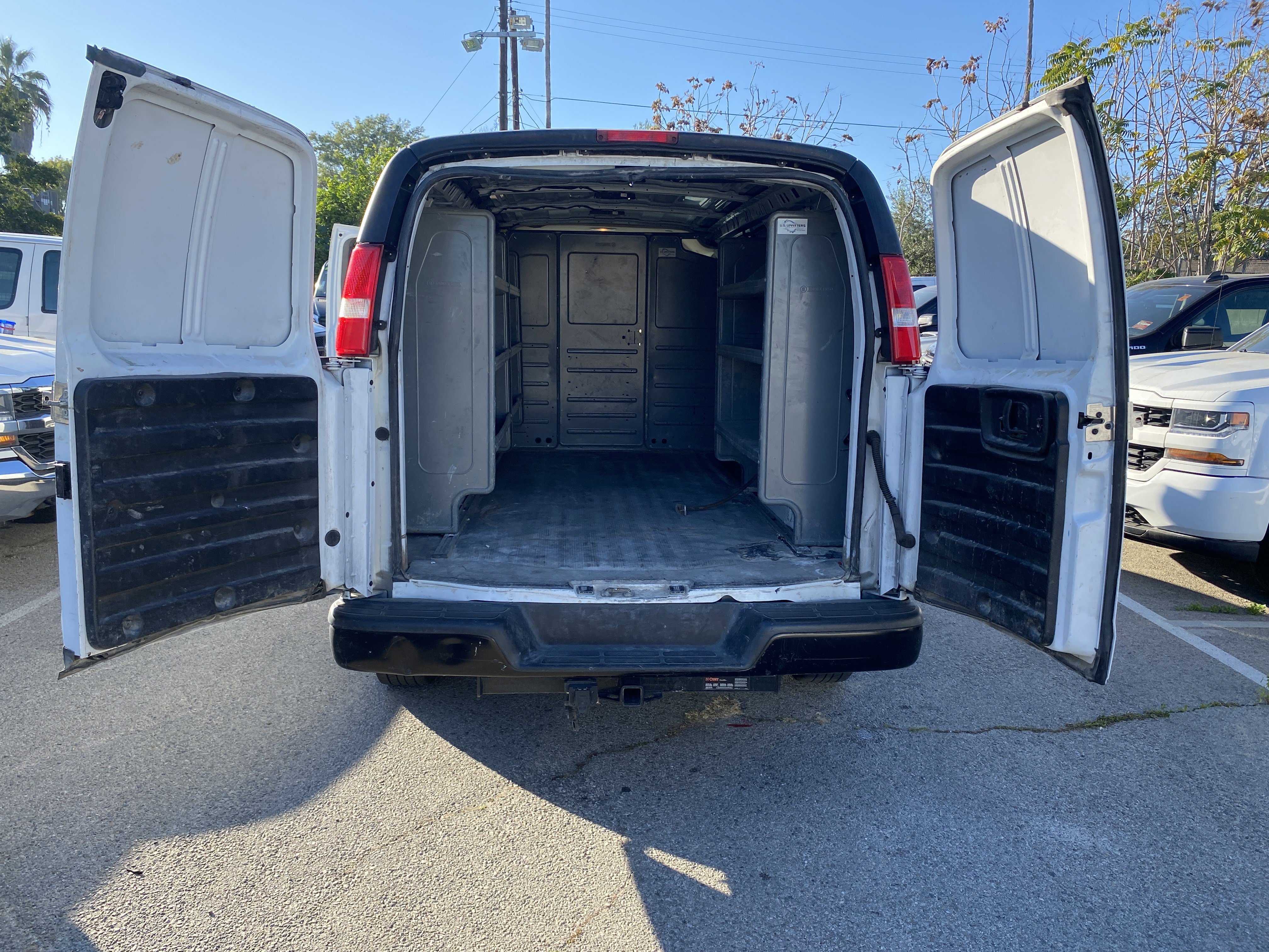 Used 2020 Chevrolet Express 2500 w/ Communications Package RWD image 20