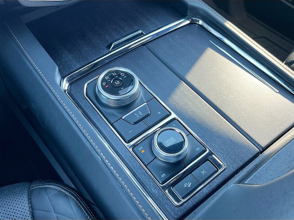 Used 2023 Ford Expedition Platinum AWD/4WD image 17