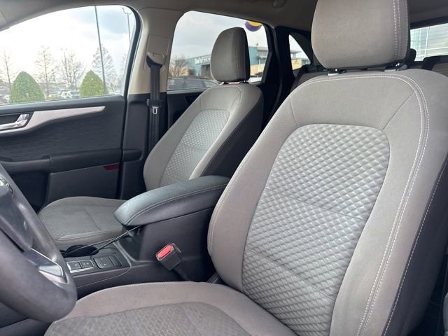 Used 2020 Ford Escape SE image 12