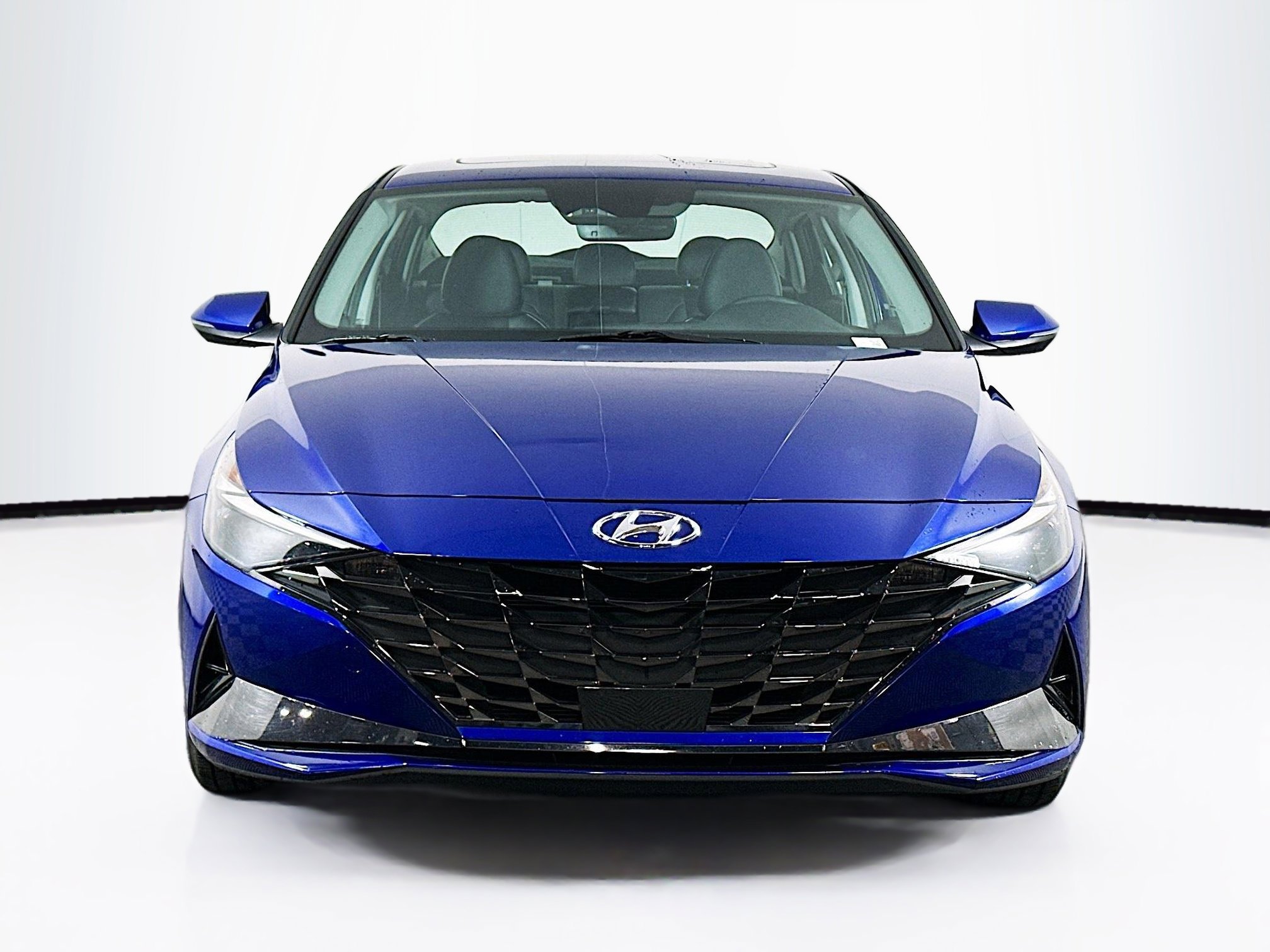 Used 2023 Hyundai Elantra Limited w/ Cargo Package image 2