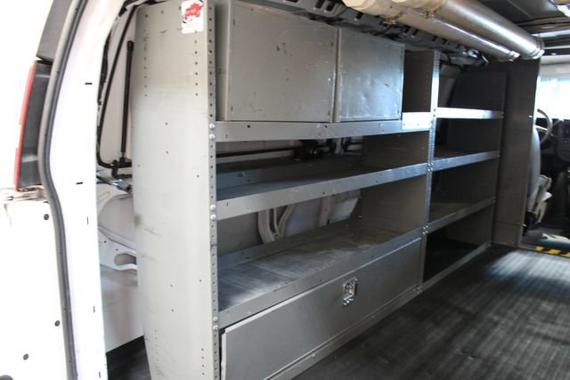 Used 2008 Chevrolet Express 3500 RWD image 21