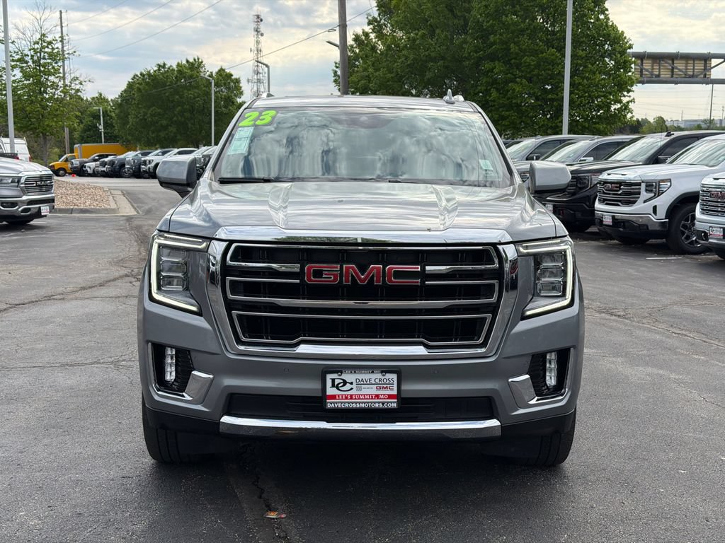 Used 2023 GMC Yukon XL SLT AWD/4WD image 2