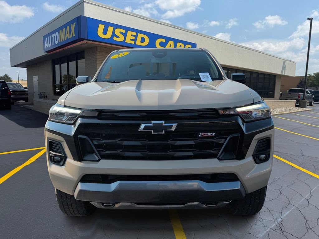 Used 2023 Chevrolet Colorado Z71 w/ Z71 Convenience Package 2 AWD/4WD image 3